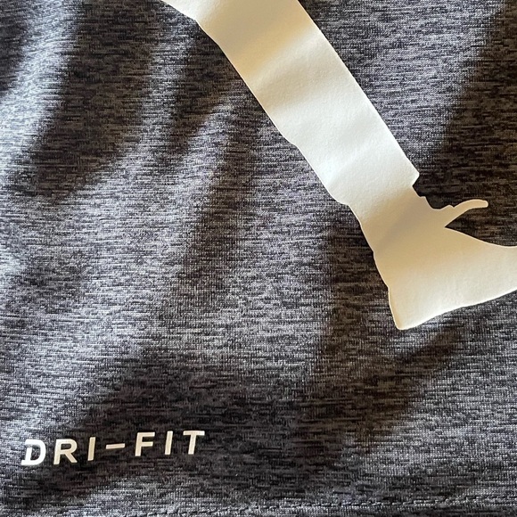 Air Jordan Dri-Fit Hoodie Boys Gray Long Sleeve Pullover Size 10/12 - Picture 3 of 9